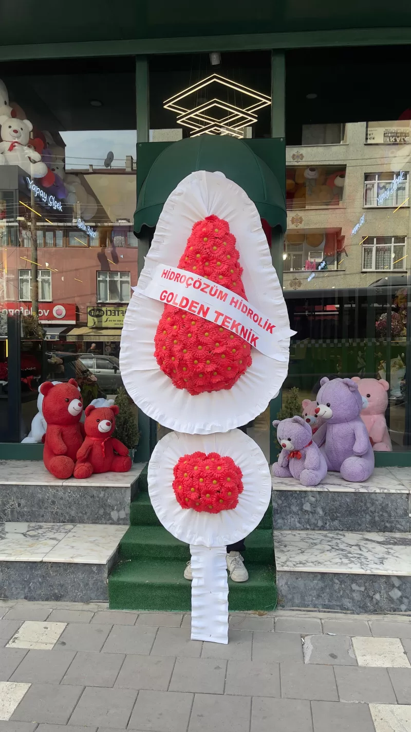 Çift Katlı Yapay Kırmızı Çelenk